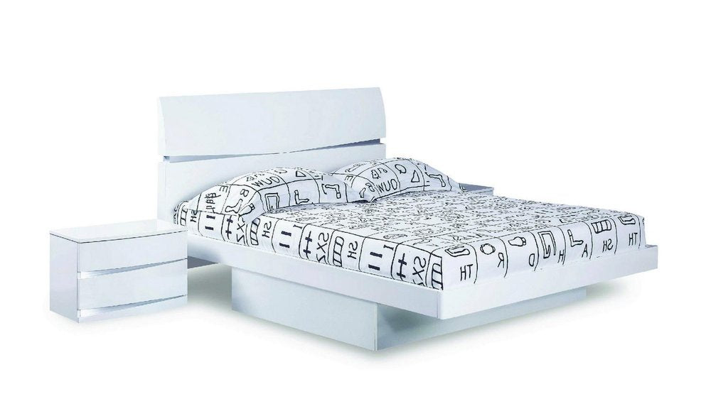 80' X 60' X 42.5' Modern Queen White High Gloss Bed