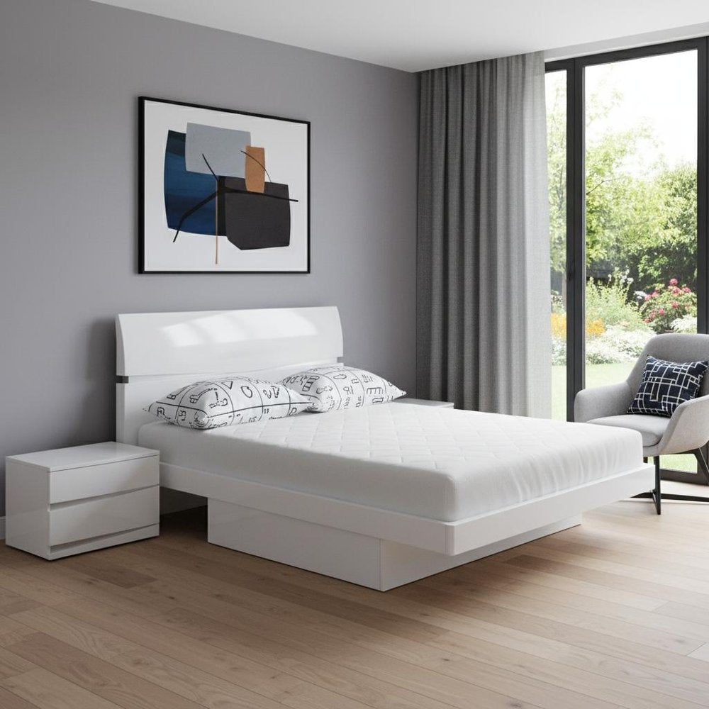 80' X 60' X 42.5' Modern Queen White High Gloss Bed