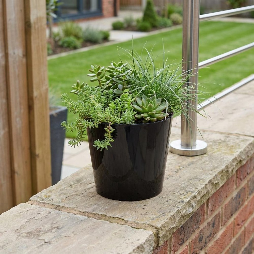 Black Recycled Plastic Indoor Outdoor Round Pot Planter - 7-inch