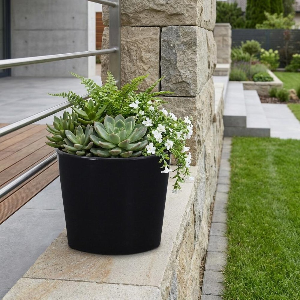 Black Recycled Plastic Indoor Outdoor Round Pot Planter - 6-inch